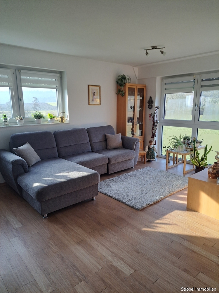 Moderne 2-Zimmerwohnung mit Balkon und Aufzug in Aurach ab 01.05.2026 zu vermieten, 91589 Aurach, Etagenwohnung
