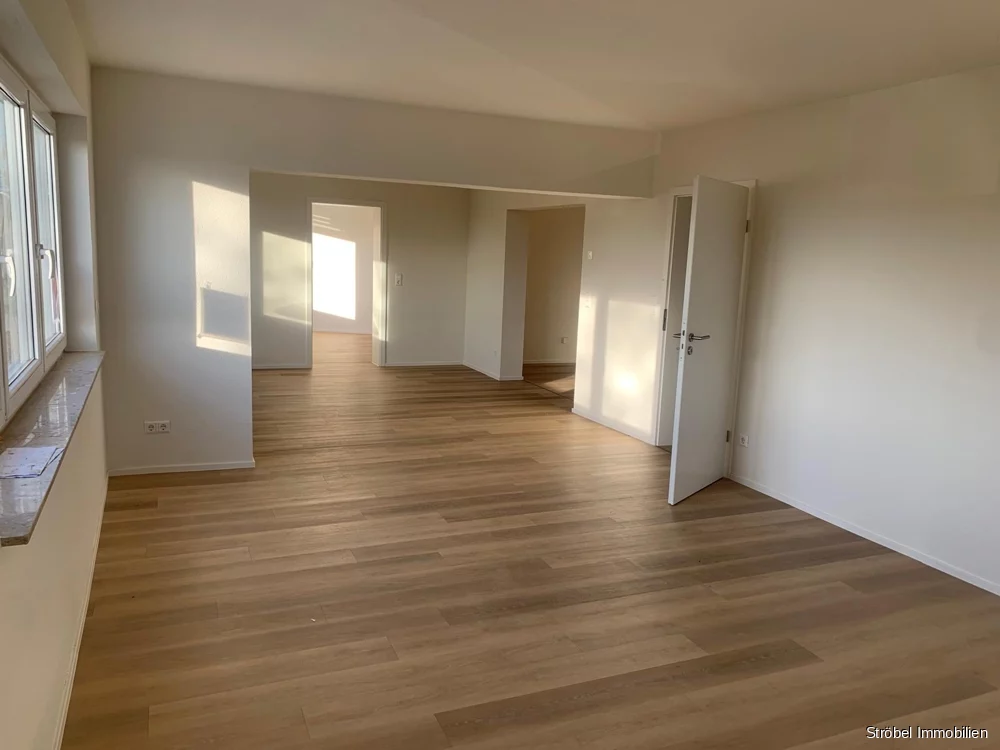 großzügige 4-Zimmerwohnung ab sofort in Rot am See zu vermieten, 74585 Rot am See, Etagenwohnung